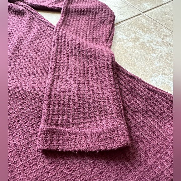 Lucky Brand Women's Maroon/Burgundy Long Sleeve Thermal Lace Shirt Top - Sz XS - Picture 2 of 7